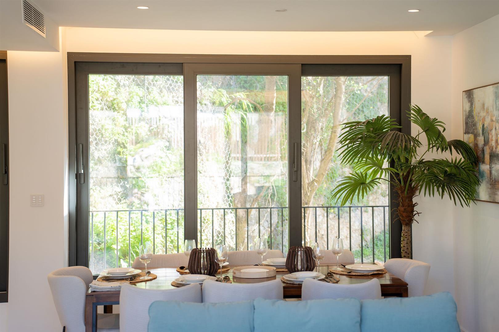 Image of House - 4 Bedrooms - 3 Bathrooms for Sale in North Gorge-Gibraltar, Image 3